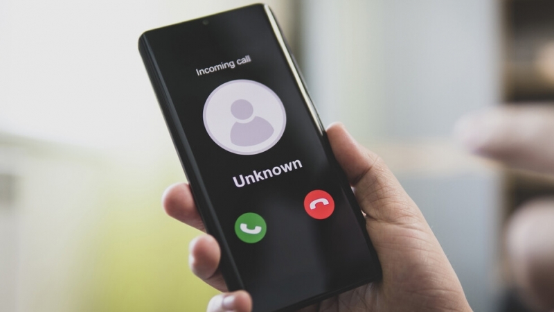 Френската полиция трябва да може да шпионира заподозрени чрез дистанционно