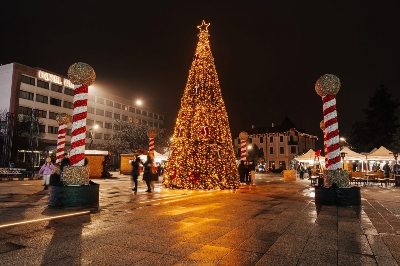 С богата програма и празнично шествие ще бъдат запалени светлините