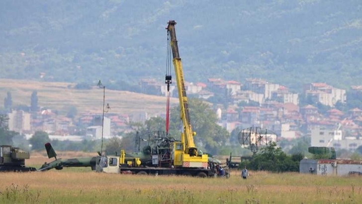 Загиналите пилоти на хеликоптер Ми 17 са повишени в звание със