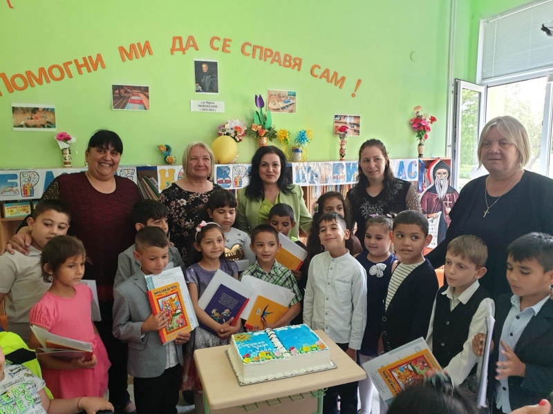 Инж. Десислава Тодорова гостува на ОУ "Св. Св. Кирил и Методий" в Малорад /снимки/