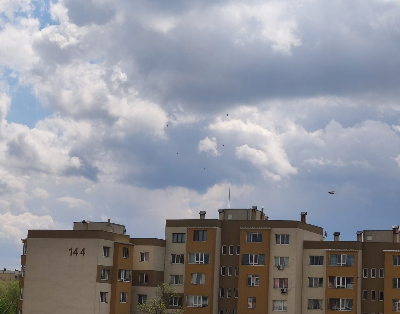 Американски военни хеликоптери изпълниха небето над Враца днес научи агенция