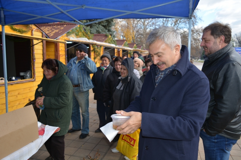 Повече от 100 човека хапнаха от Никулденския курбан в Монтана
