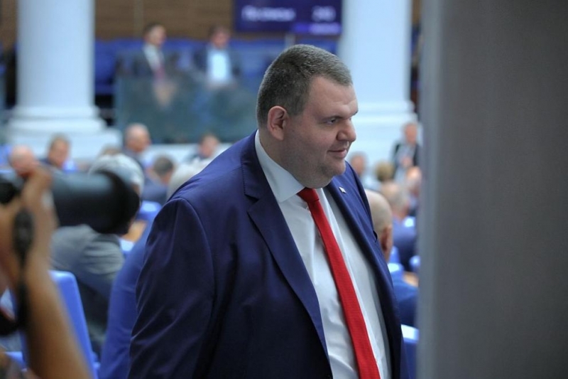 Внесеният от откровено проруската партия Възраждане мракобесен законопроект за чуждестранните агенти е