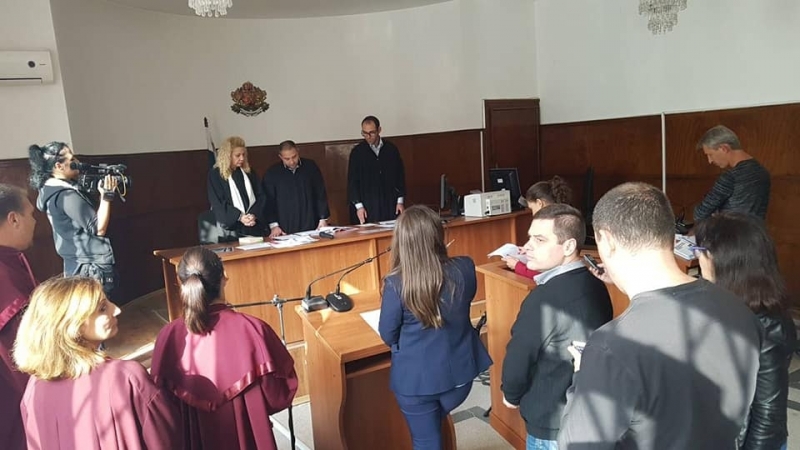 В два поредни понеделника на 18 и 25 ноември в