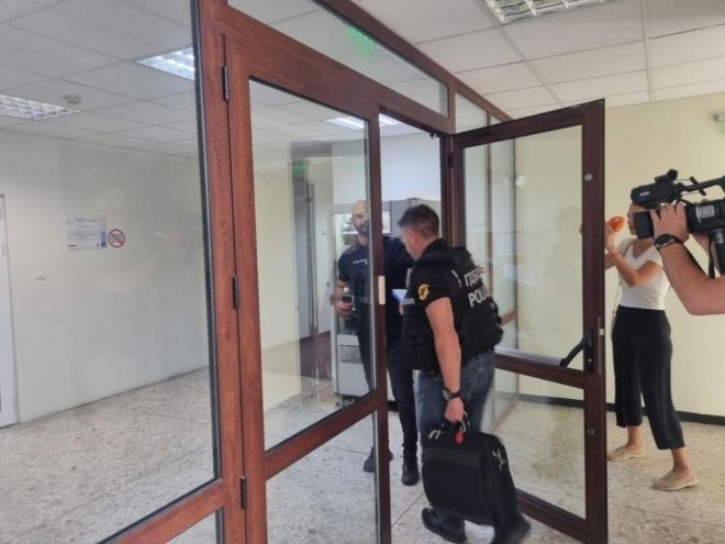 Полицията продължава зрелищните арести в структури на местната власт ГДБОП