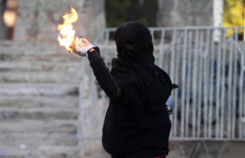 Бомба с коктейл Молотов беше хвърлена срещу иранското посолство в