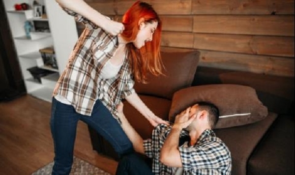 Жена е набила бившия си мъж в Бяла Слатина научи