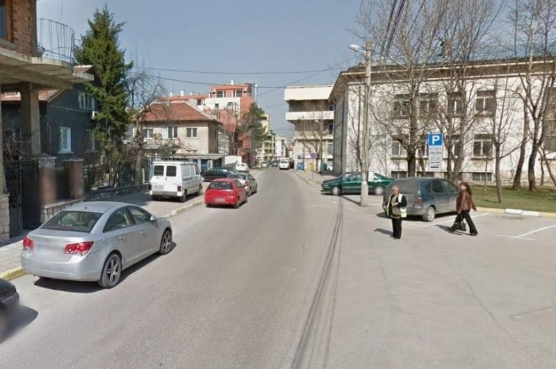 Поради предстоящо асфалтиране на участък от ул Петропавловска в района