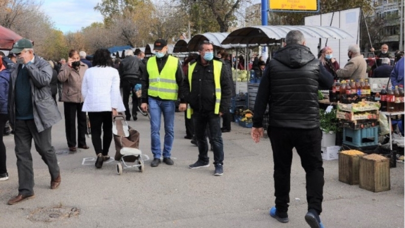 Ежеседмичният пазар пред градския стадион във Видин е отворен като