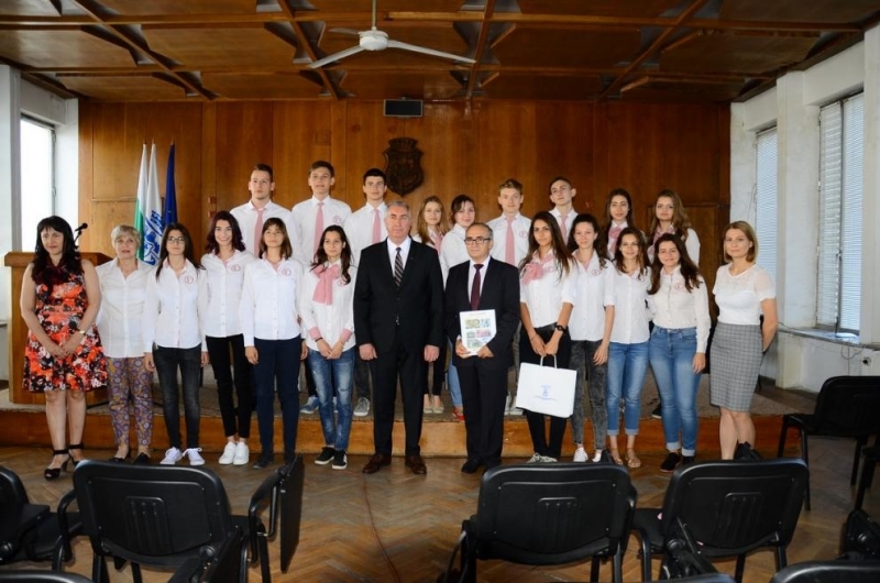 Отбор от 20 ученици на видинската езикова гимназия е удостоен