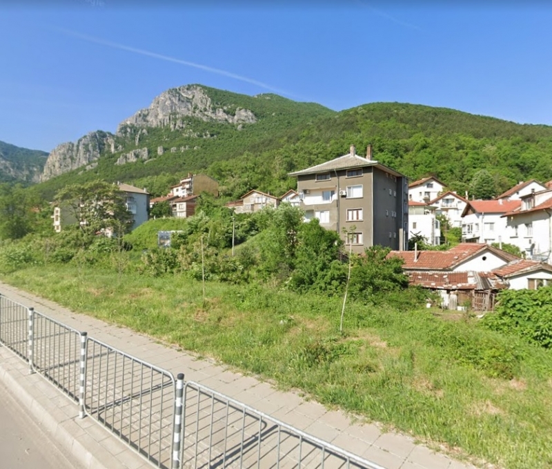 Частен съдия изпълнител продава на търг етаж от къща на