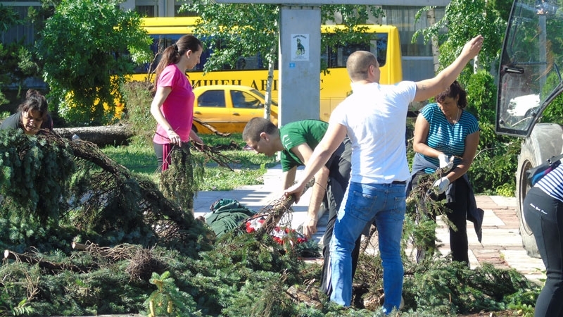Все още не е възстановено електрозахранването в центъра на Бяла