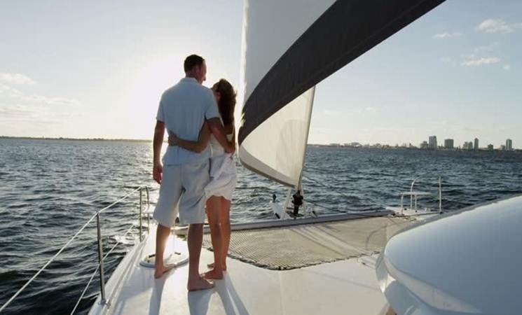 Частен съдебен изпълнител обяви на търг луксозна моторна яхта във