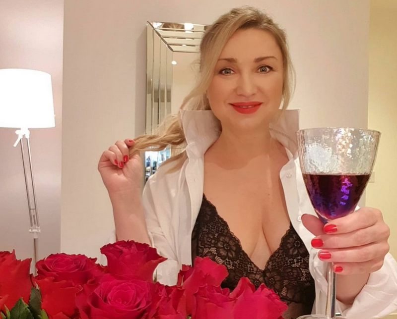 Галя от Каризма се разголи в инстаграм и феновете ѝ