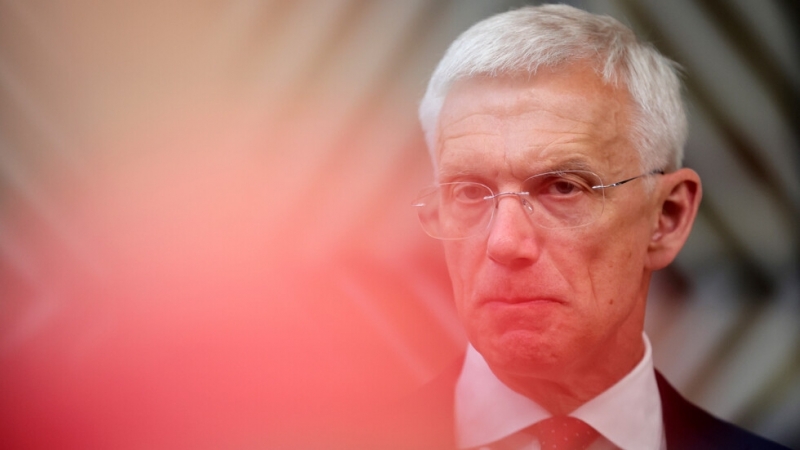 Министър председателят на Латвия Кришянис Кариниш обяви че ще подаде оставката