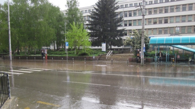 Поради обилните валежи през последното денонощие на територията на област