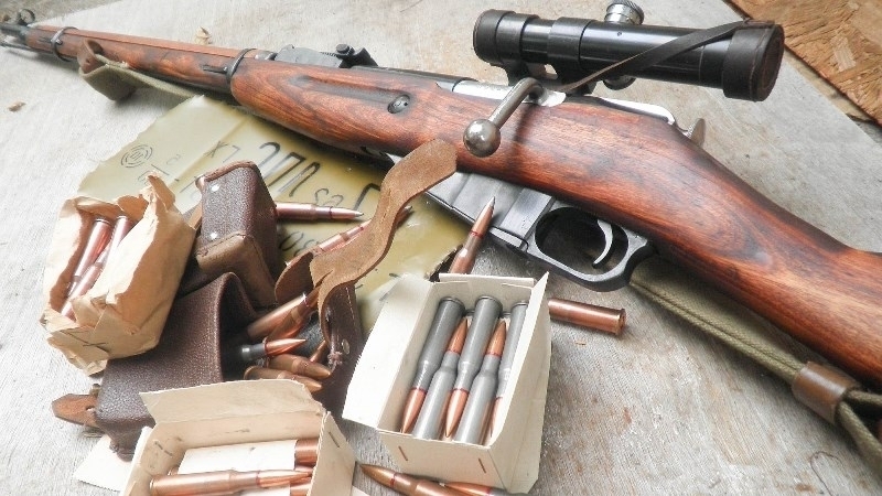 Ченгета намериха незаконно оръжие и патрони в дома на врачанин