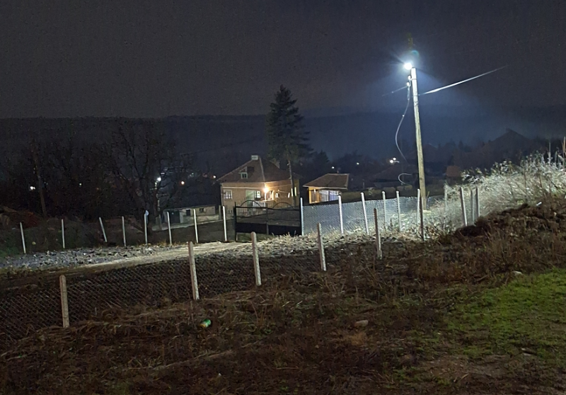 Уличното осветление в община Криводол изглежда се използва за осветление
