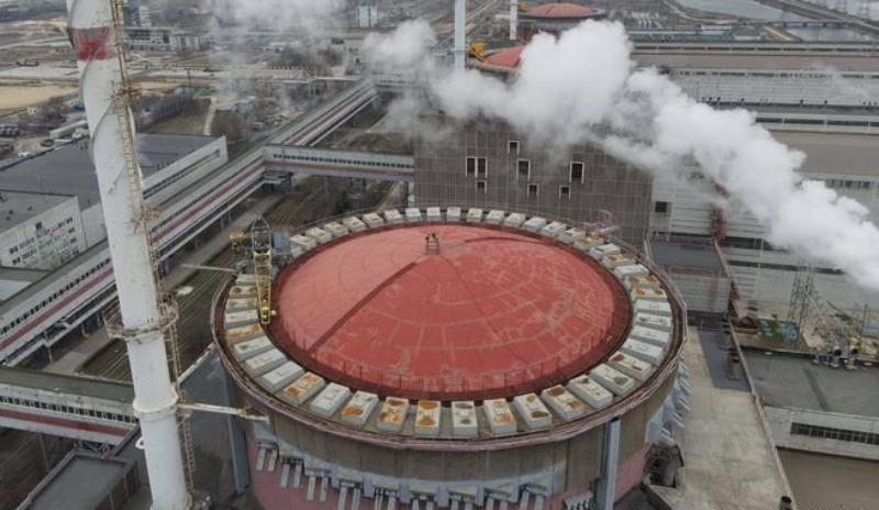 Руските нашественици отново са ударили Запорожие ракети избухнаха в няколко