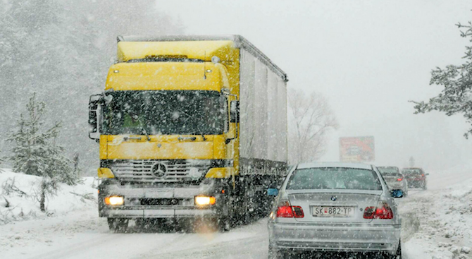 Проходът Превала е отворен за движение но автомобилите трябва да