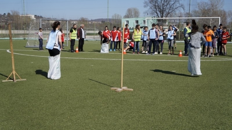 За втора поредна година Община Мездра организира Зимен спортен празник