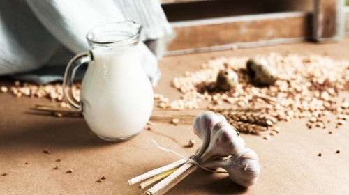 Известно е че чесънът притежава свойствата на мощен природен антибиотик