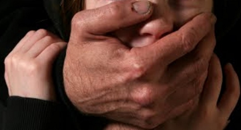 Полицията е заловила перверзен старец блудствал с девойка в Лом