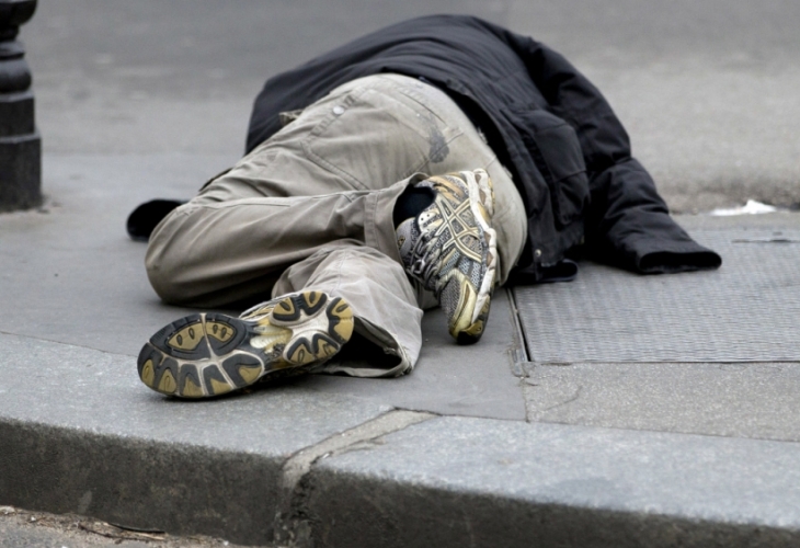 Трима млади мъже набиха и ограбиха таксиметров шофьор Екшънът се