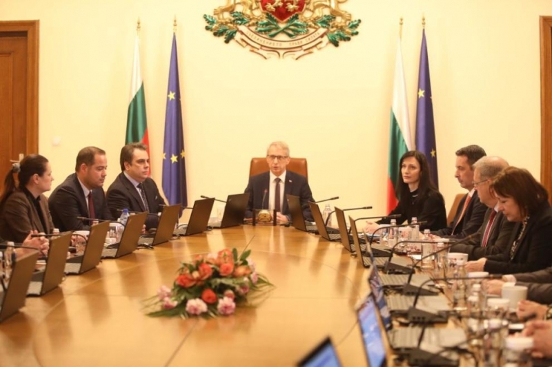 Навръх Празника на жената 8 март петък правителството в оставка