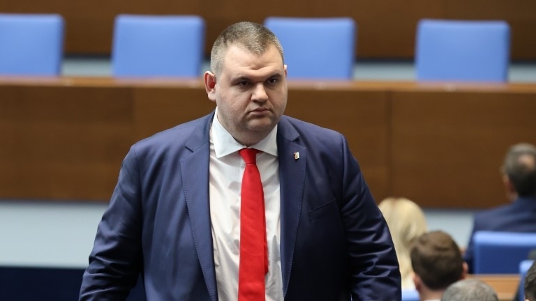 Пеевски: Няма да дадем подкрепа, нито един от кандидатите не е достоен