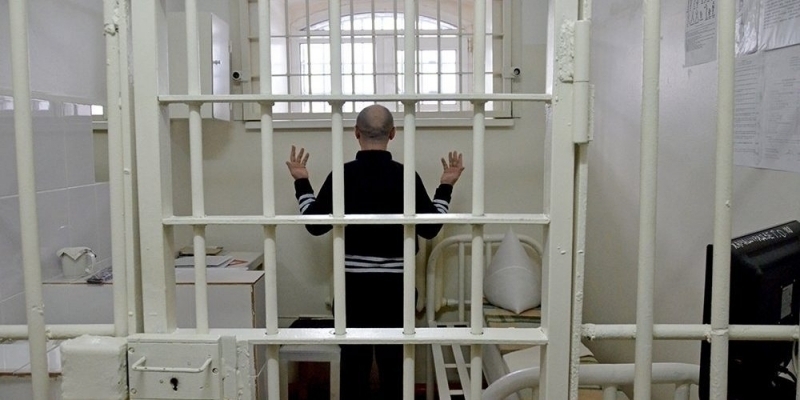 Ченгета тарашиха килията на затворник в Бойчиновци, намериха във възглавницата му трева