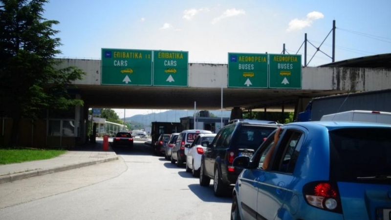 Интензивен е трафикът през най-натоварените гранични пунктове, водещи към Гърция