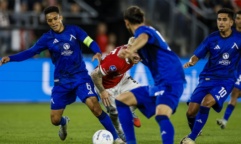 Устременият към титлата Левски се завръща в Добрич след близо четвърт век