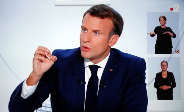 Френският президент Еманюел Макрон съобщи в личния си профил в