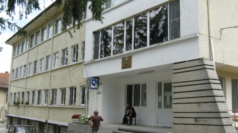 Работата на общинската администрация в Чупрене е блокирана след като