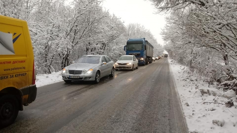 Кошмарен е трафикът от Враца към Оряхово сигнализираха читатели на