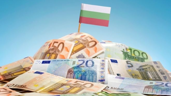 Финансовият министър: До края на декември може да изпълним и последния критерий за влизане в еврозоната