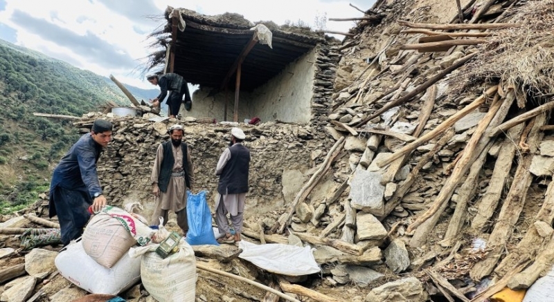 Над 20 човека загинаха, а стотици са ранени при мощно земетресение в Северен Афганистан