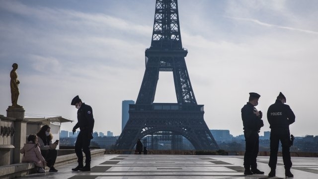 Френското правителство ще поиска от парламента удължаване на извънредното положение