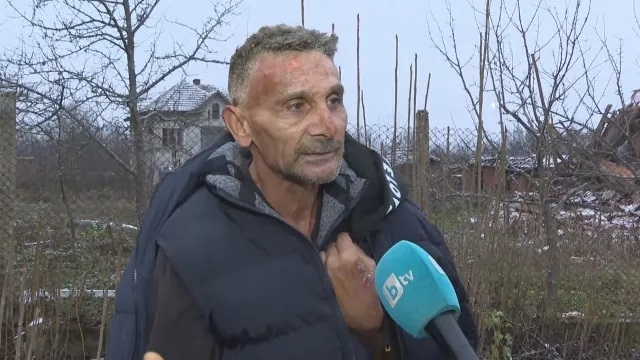 Докато мина през вратата винтилът изхвръкна нагоре и бутилката се