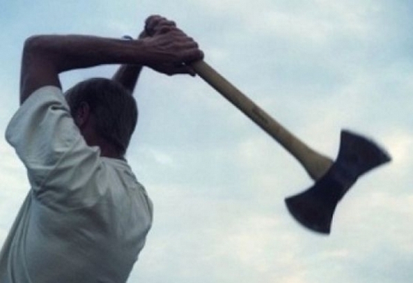 Убийство с брадва е извършено в Пазарджишко а 28 годишен мъж е