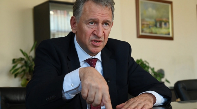 Министърът на здравеопазването в служебното правителство д р Стойчо Кацаров отправи призив към хората да