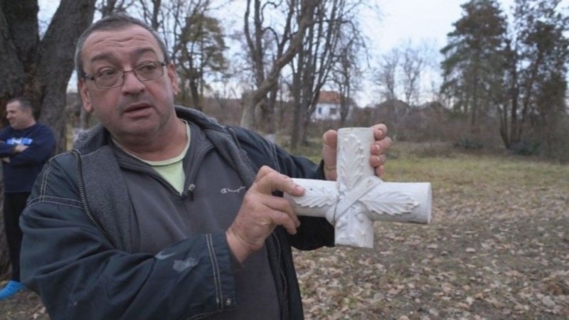 Униформени са разкрили кои са отговорни за вандалското посегателство срещу