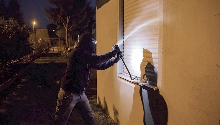 Ченгета от Врачанско хванаха апаш обрал къща съобщиха от полицията На