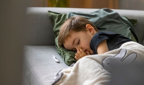 Първи случай на дете заразено с тройна вирусна инфекция SARS CoV 2