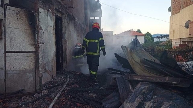 Пожар е избухнал в имот си в козлодуйското село Бутан