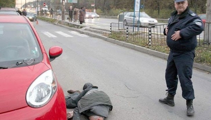 Мъж прегази пешеходец с несъобразена скорост във Видинско съобщиха от