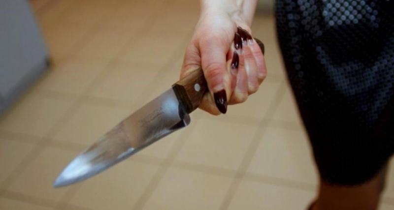 21-годишна жена от Лозница е намушкала с нож мъжа, с
