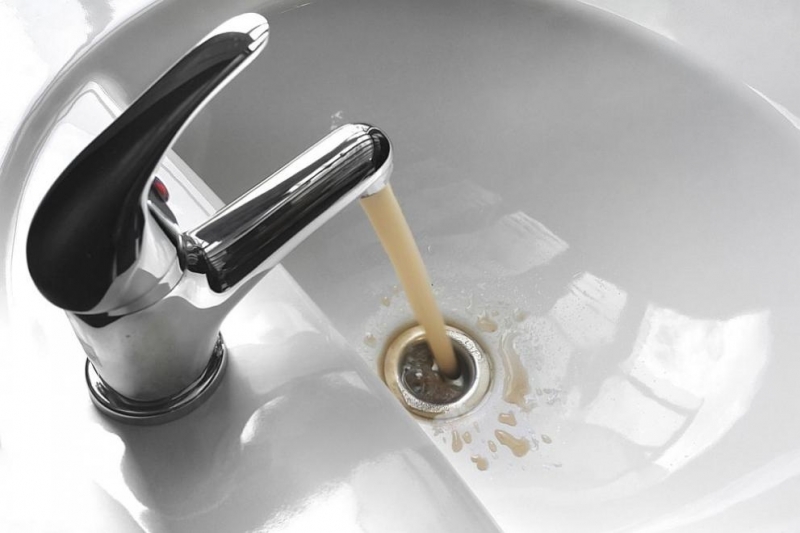 Негодна за пиене вода тече от чешмите на две села в Монтанско