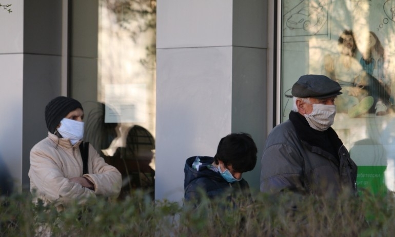 Oт 1 януари минималната пенсия става 300 лева а от